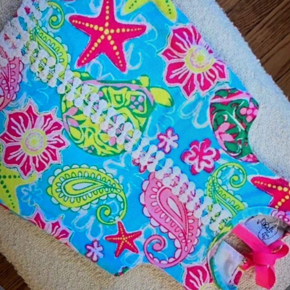 Vibrant design style charming blouse